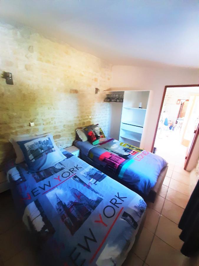 Escale Au Clos Saint Martin De Juillers Gites Et Chambres D'Hotes Exterior foto
