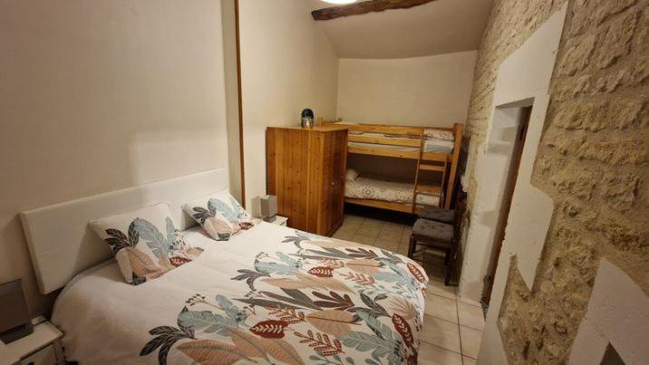 Escale Au Clos Saint Martin De Juillers Gites Et Chambres D'Hotes Exterior foto