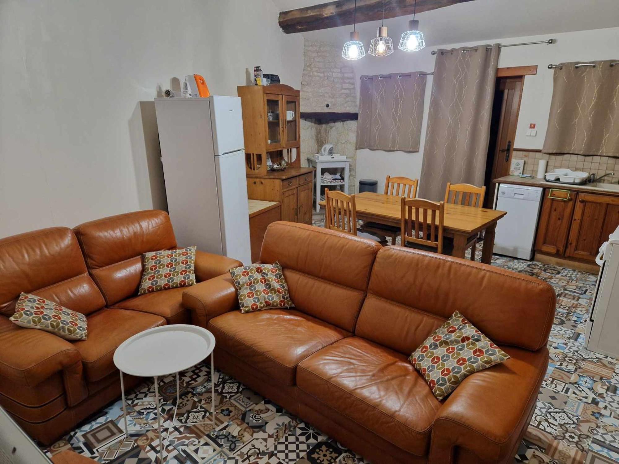 Escale Au Clos Saint Martin De Juillers Gites Et Chambres D'Hotes Exterior foto