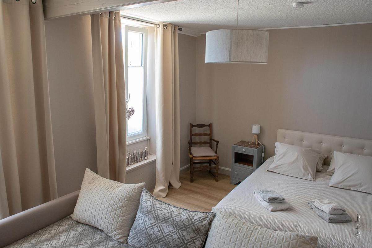 Escale Au Clos Saint Martin De Juillers Gites Et Chambres D'Hotes Exterior foto